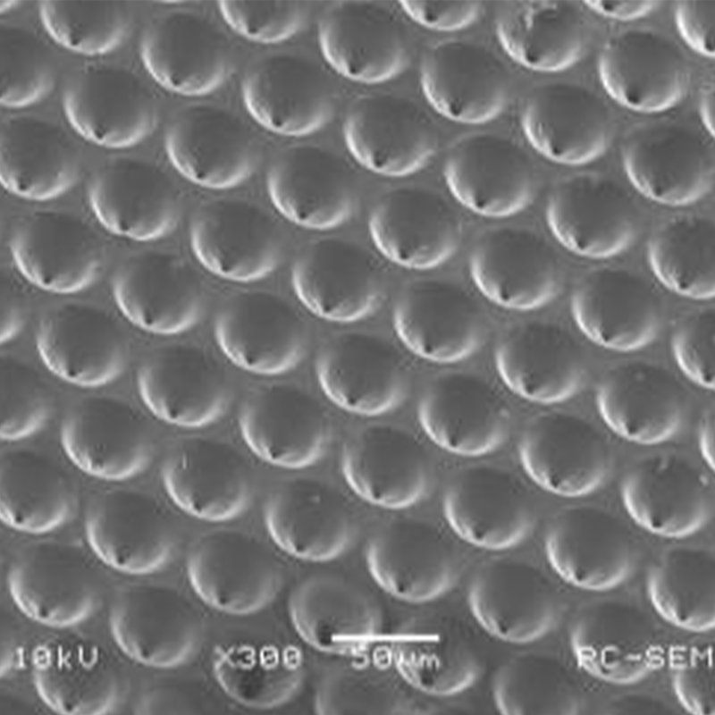 Přesné laserové mikrovias